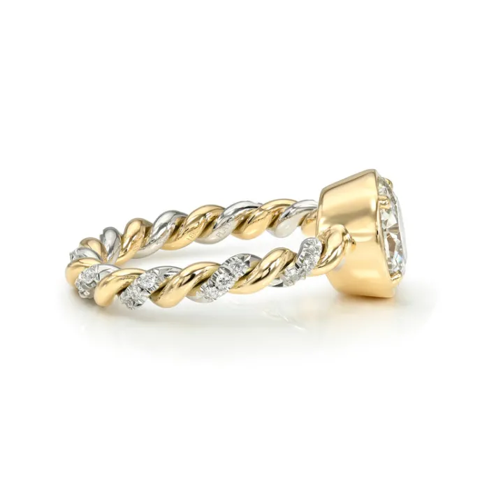 lara_with_diamonds__two_t_1.webp LARA WITH DIAMONDS - TWO TONE>SINGLE STONE New